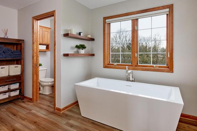 N49W16206 Graysland DRIVE, Menomonee Falls, WI 53051