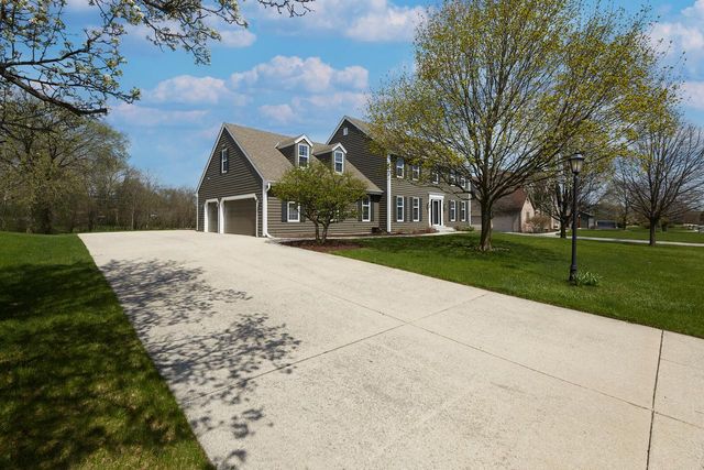 N49W16206 Graysland DRIVE, Menomonee Falls, WI 53051