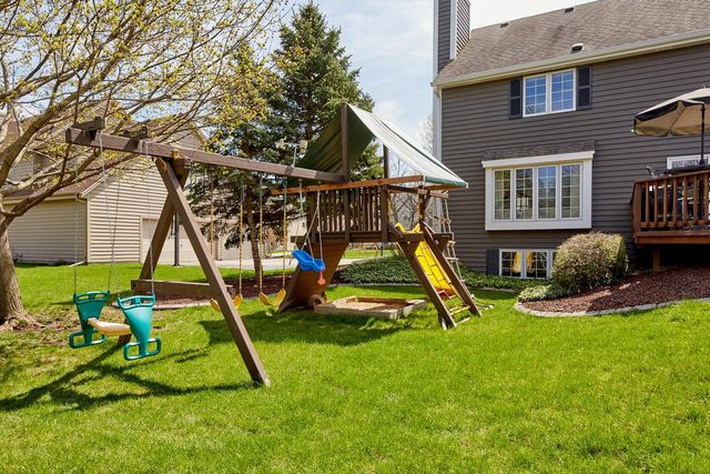 N49W16206 Graysland DRIVE, Menomonee Falls, WI 53051