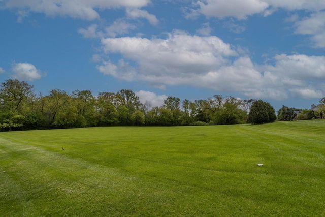 N49W16206 Graysland DRIVE, Menomonee Falls, WI 53051