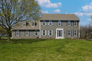 N49W16206 Graysland DRIVE, Menomonee Falls, WI 53051