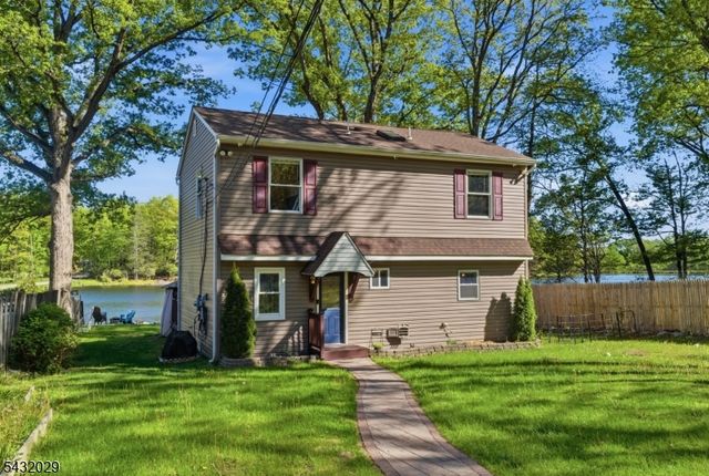 931 Plymouth Lake Dr, Stillwater Twp., NJ 07860