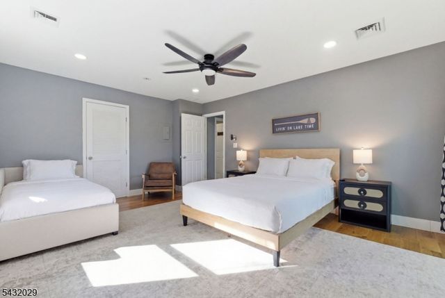 931 Plymouth Lake Dr, Stillwater Twp., NJ 07860