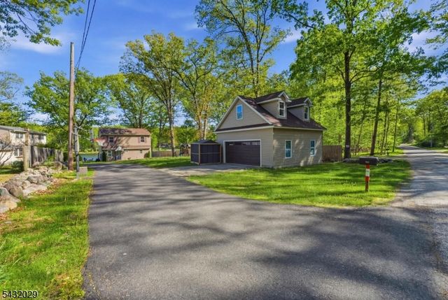 931 Plymouth Lake Dr, Stillwater Twp., NJ 07860