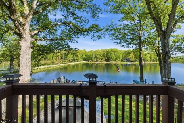 931 Plymouth Lake Dr, Stillwater Twp., NJ 07860