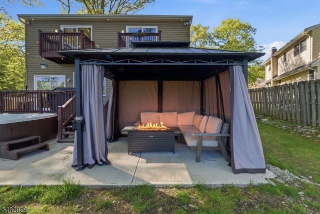 931 Plymouth Lake Dr, Stillwater Twp., NJ 07860