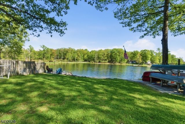 931 Plymouth Lake Dr, Stillwater Twp., NJ 07860