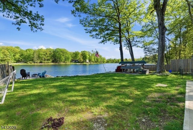 931 Plymouth Lake Dr, Stillwater Twp., NJ 07860
