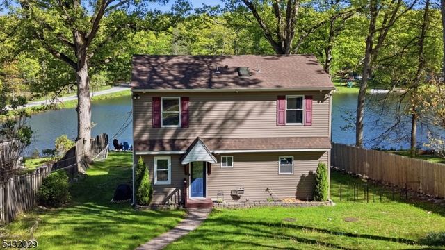 931 Plymouth Lake Dr, Stillwater Twp., NJ 07860