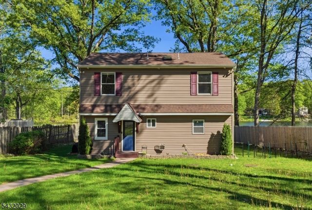 931 Plymouth Lake Dr, Stillwater Twp., NJ 07860