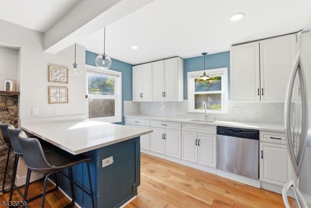 931 Plymouth Lake Dr, Stillwater Twp., NJ 07860