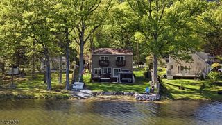931 Plymouth Lake Dr, Stillwater Twp., NJ 07860
