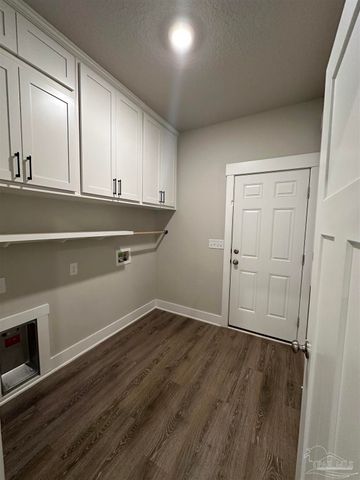 10984 Coues Dr, Bellview, FL 32526