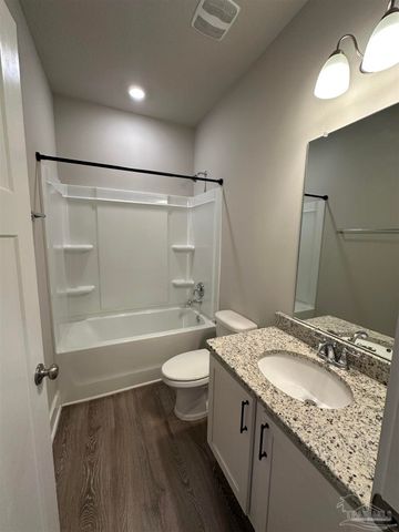 10984 Coues Dr, Bellview, FL 32526