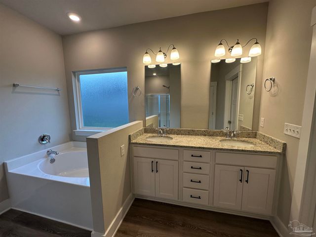 10984 Coues Dr, Bellview, FL 32526