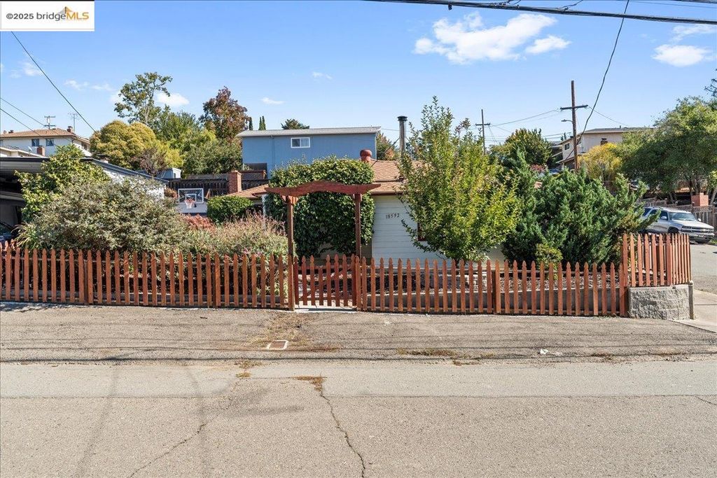 18592 MADISON AVE, Castro Valley, CA 94546