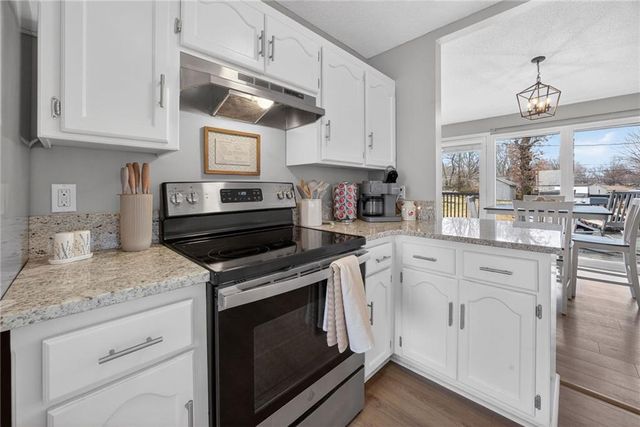 6 Sunset Lane, Paola, KS 66071