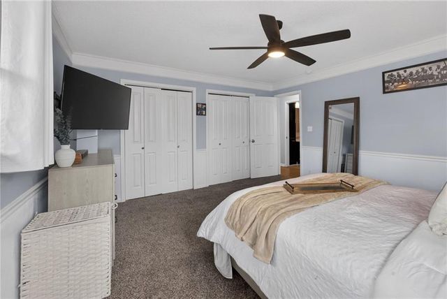 6 Sunset Lane, Paola, KS 66071