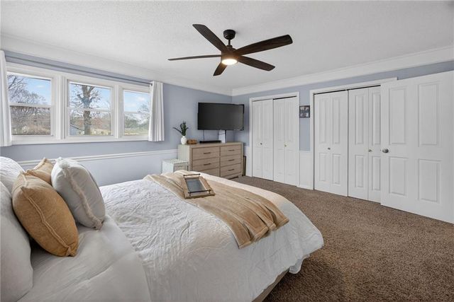 6 Sunset Lane, Paola, KS 66071