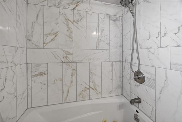 6 Sunset Lane, Paola, KS 66071