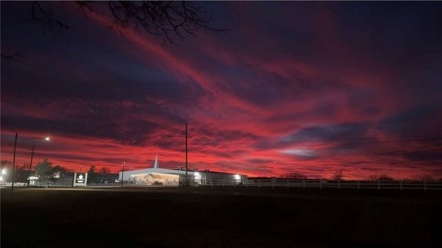 6 Sunset Lane, Paola, KS 66071