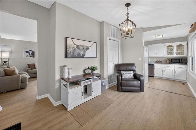 6 Sunset Lane, Paola, KS 66071