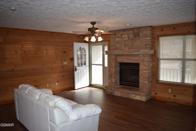 273 Stott Lane, Gatlinburg, TN 37738