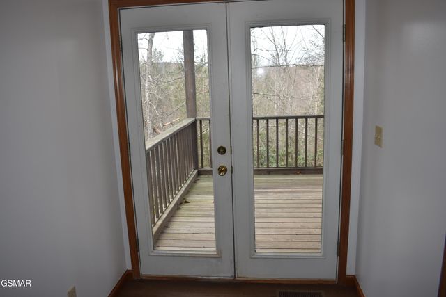 273 Stott Lane, Gatlinburg, TN 37738