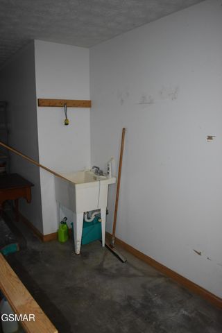 273 Stott Lane, Gatlinburg, TN 37738