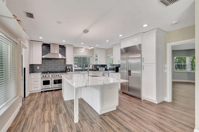 1220 N Swinton Avenue, Delray Beach, FL 33444