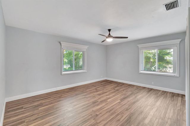 1220 N Swinton Avenue, Delray Beach, FL 33444