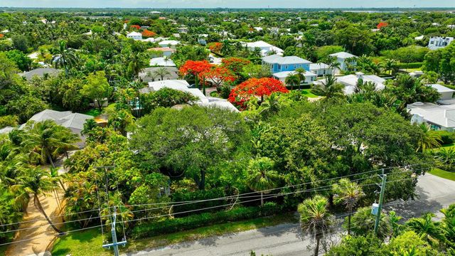 1220 N Swinton Avenue, Delray Beach, FL 33444