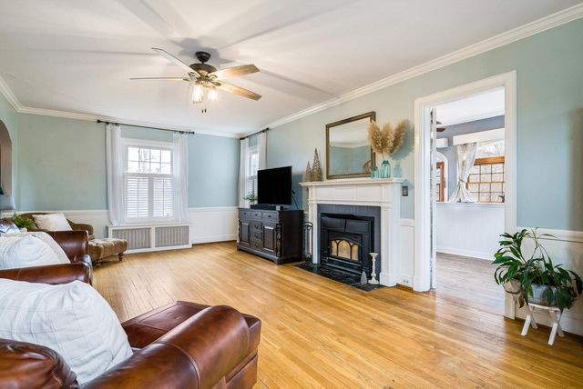 701 ROSSER AVE, Waynesboro, VA 22980