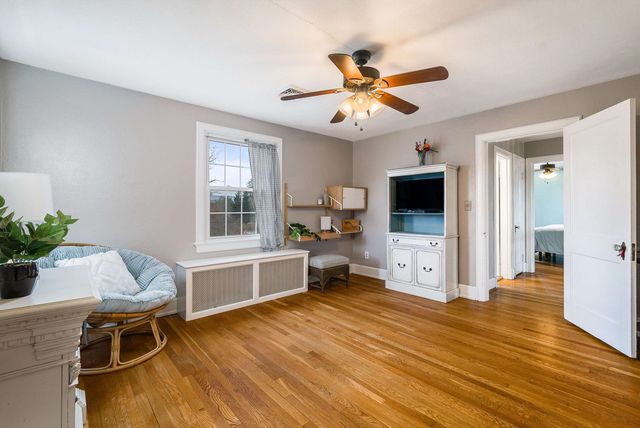 701 ROSSER AVE, Waynesboro, VA 22980