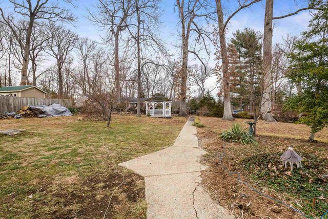 701 ROSSER AVE, Waynesboro, VA 22980