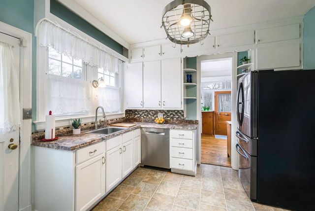 701 ROSSER AVE, Waynesboro, VA 22980