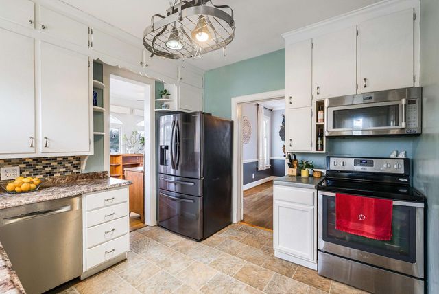 701 ROSSER AVE, Waynesboro, VA 22980