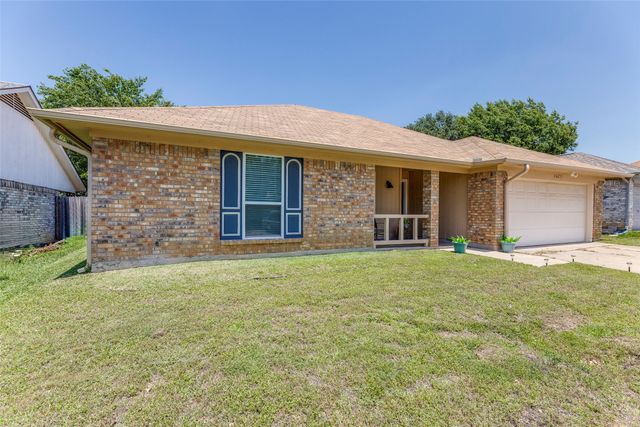 6625 Moss Lane, Watauga, TX 76148