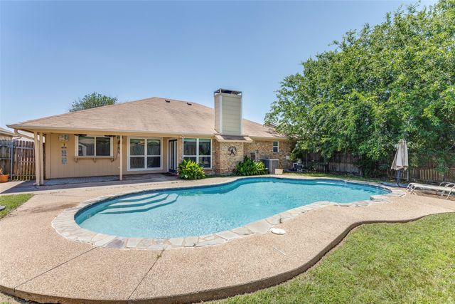 6625 Moss Lane, Watauga, TX 76148