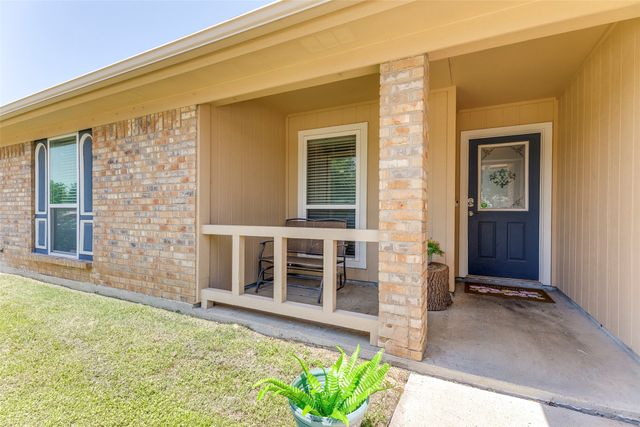 6625 Moss Lane, Watauga, TX 76148