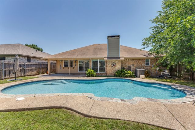 6625 Moss Lane, Watauga, TX 76148