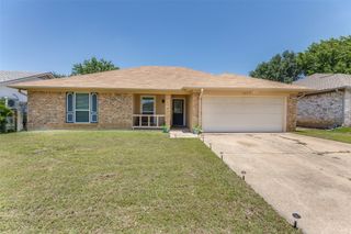 6625 Moss Lane, Watauga, TX 76148