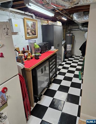 95 Elizabeth Place, Totowa, NJ 07512