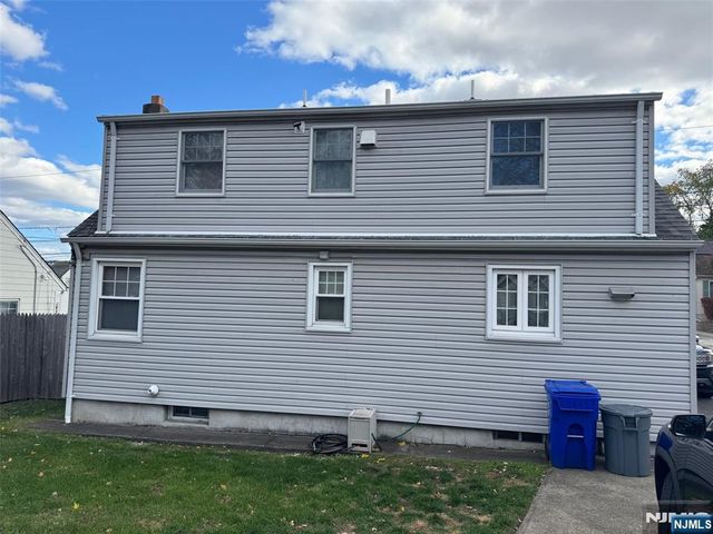 95 Elizabeth Place, Totowa, NJ 07512