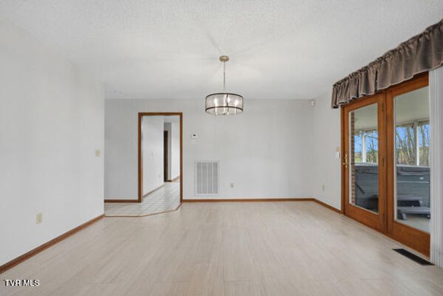 17304 Mary Lee Drive, Abingdon, VA 24210