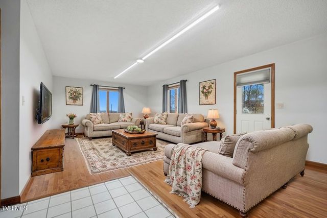 17304 Mary Lee Drive, Abingdon, VA 24210