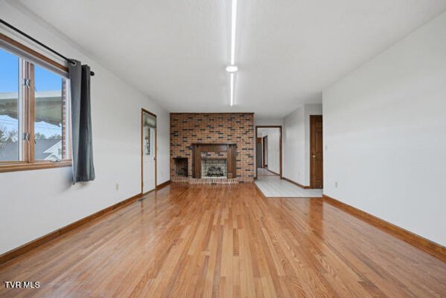 17304 Mary Lee Drive, Abingdon, VA 24210