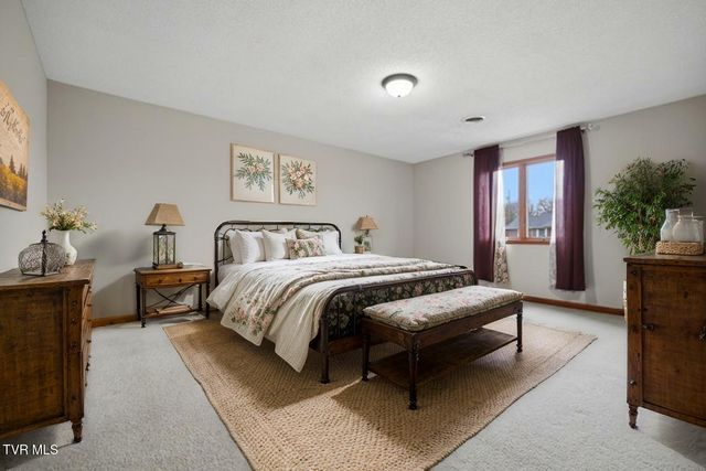 17304 Mary Lee Drive, Abingdon, VA 24210