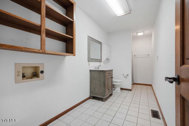 17304 Mary Lee Drive, Abingdon, VA 24210