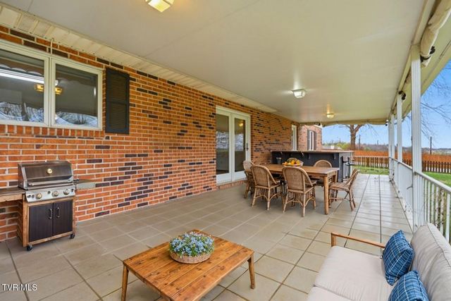 17304 Mary Lee Drive, Abingdon, VA 24210